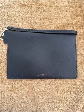 Leatherology Black Leather Wristlet Pouch